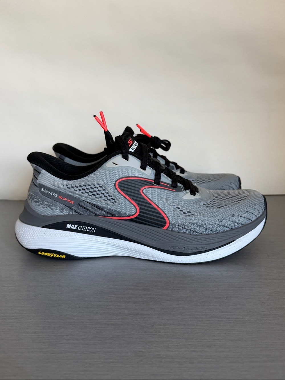 Skechers Men’s Max Cushion Running Shoes - Gray with Red Accents